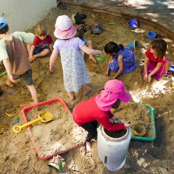 Child collaboration in the sandpit